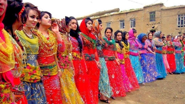 حاجی ئۆمەران.. رۆژانە ھەزار و ٥٠٠ كەس لە ئێرانەوە دێنە كوردستان