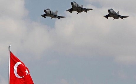 فڕۆکەکانی تورکیا ناوچەی برادۆست بۆردومان دەکەن