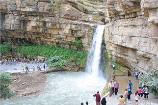 لەمانگی ڕابردوو زیاتر لەچوارسەد هەزار گەشتیار ڕویان لە هەرێمی کوردستان کردووە