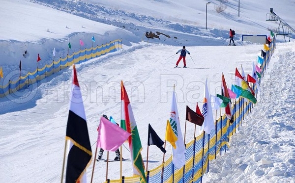 ئامادەكاری بۆ سەری ساڵ دەكرێت.. فێستیڤاڵی خلیسكانی سەر بەفر بەڕێوە دەچێت