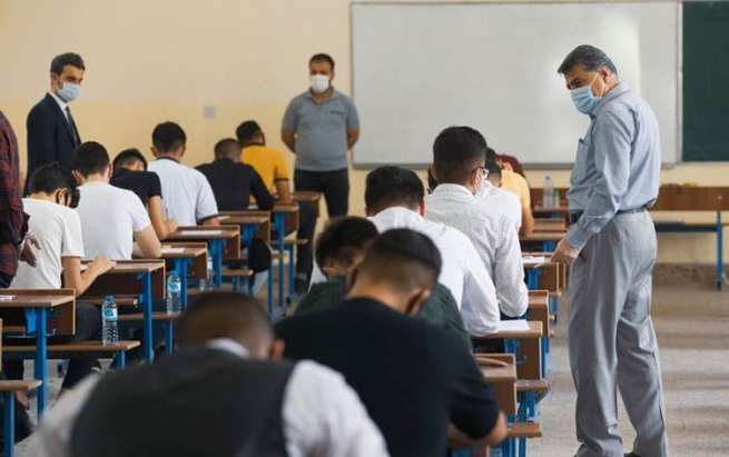 وەزارەتی پەروەردە: قۆناخەکانی 3 تاوەکو 11 بە ئەلیکترۆنی دەخوێنن نەک ئۆنلاین