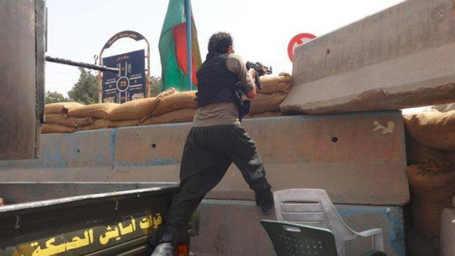 له‌ قامشلۆ شه‌ڕ له‌ نێوان هێزه‌كانی ئاسایش و گرووپه‌كانی سه‌ر به‌ رژێم روویدا