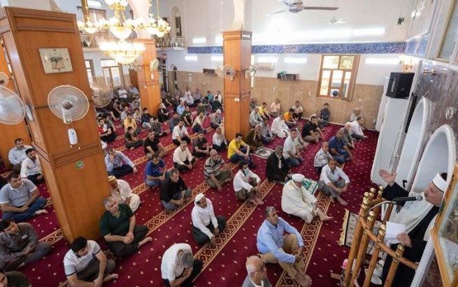 سەرچاوەیەک لە ئەوقافی هەولێر: سبەی مزگەوتەکان دەکرێنەوە