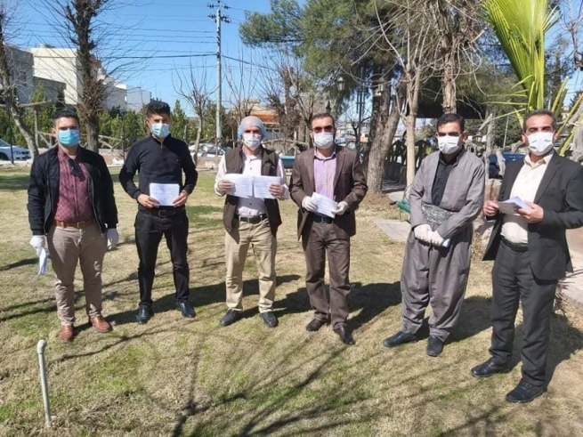 ڕاپەڕین.. ھەڵمەتی دابەشکردنی پۆستەری ڕێنمایی خۆپاراستن لە کۆڕۆنا بەڕێوە دەچێت