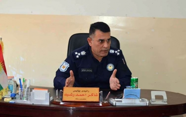 بەڕێوەبەری پۆلیسی کەلار 40 ملیۆن دینار بۆ کارمەندەکانی قەرز دەکات