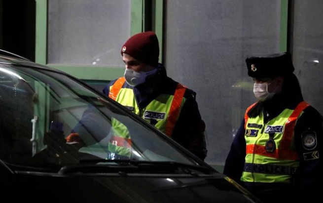 حکومەتی هەنگاریا رێگەنادات خەڵکی چەندین وڵات بچنە ناو وڵاتەکەی