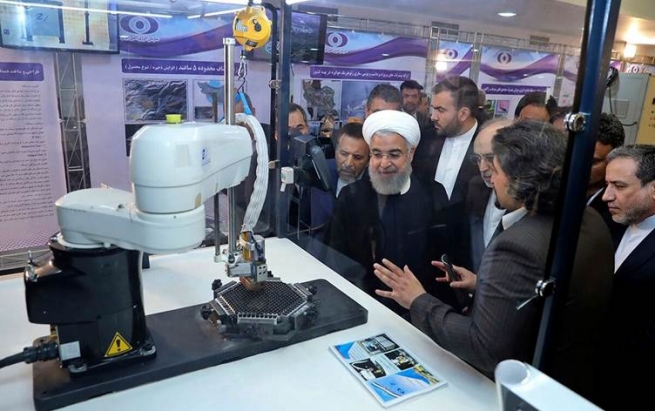 بەریتانیا، ئەڵمانیا و فەرەنسا داوا دەکەن ئێران پابەندی رێککەوتنی ئەتۆمی بێت