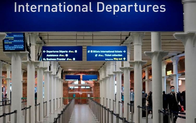 کۆرۆنا.. جیهان بەڕووی بەریتانیادا دادەخرێت