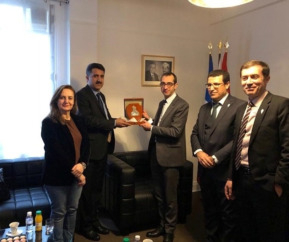  	 شاندێكی وەزارەتی شەهیدان، چەند داواكارییەك ئاڕاستەی بەرپرسانی فەڕەنسا دەكەن 