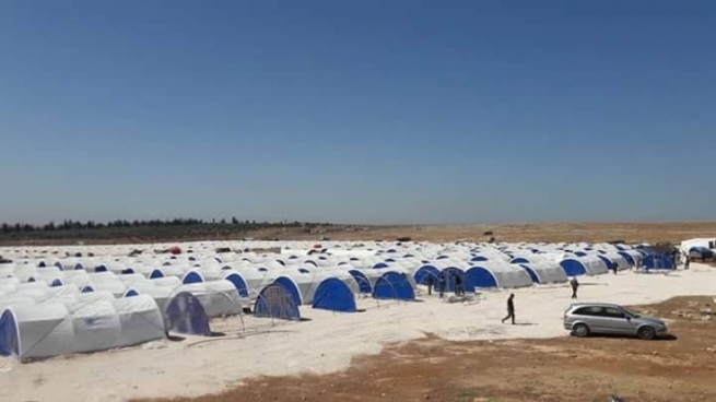 هەزاران ئاوارەی عەفرین لە خێوەتگەكانی پەیەدە رادەكەن