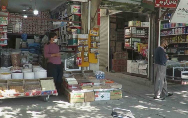 پارەی یەک مانگ هاوکاریی حکومەتی ئێران مریشکێکی دوو کیلۆیی ناکات