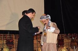 لە رێورەسمێکدا رێز لە رزگار رەنجەڕۆ نرا