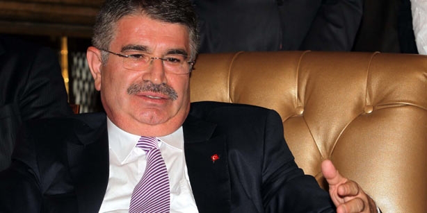 وه‌زیری ناوخۆی توركیا: ئێمه‌ ئاگادارین كه‌ ئێران یارمه‌تی سه‌ربازیی پێشكه‌شی په‌كه‌كه‌ ده‌كات