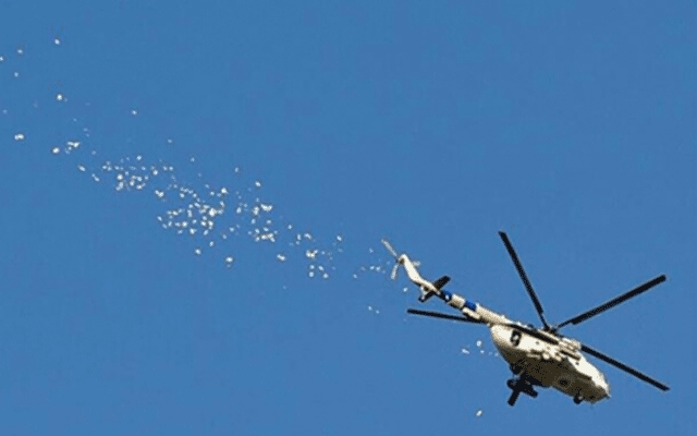 فڕۆکە جەنگییەکانی عێراق هەزاران بڵاوکراوەیان بەسەر ئاسمانی موسڵدا فڕێدایە خوارەوە