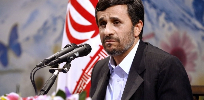  ئه‌حمه‌دى نه‌ژاد داواى دوو بلیۆن دۆلار له‌ ئۆباما ده‌كات 