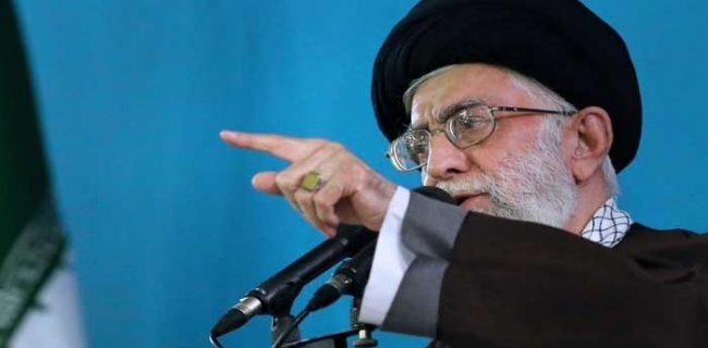  خامنەیی: ناکۆکییەکانی نێوان ئێران و ئەمەریکا بە وتووێژ چارەسەر نابن 