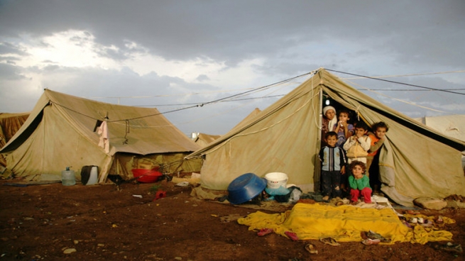 چوار ئاواره‌ به‌هۆی سه‌رماوه‌ مردوون