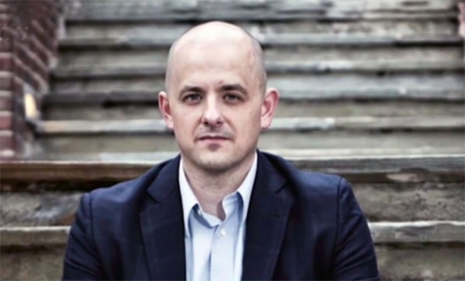 کاندیدێکی کۆماری رکابەری ترەمپ دەکات