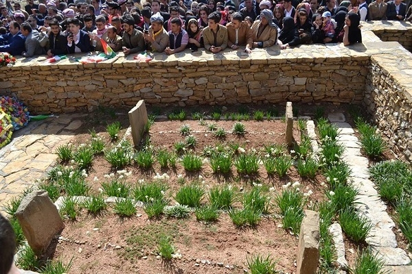 هەزاران كەس سەردانی مەزاری نەمران لە بارزان دەكەن