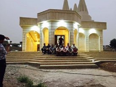  	 کوردانی ئێزدی مەزراگە و نیشانگەکانیان ئاوەدان دەکەنەوە 