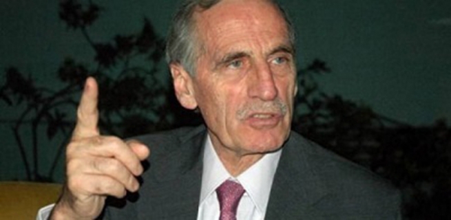  نووسەرێکی ناوداری عەرەب خۆی لە عەرەب بێبەری دەکات و، پشتی دەوڵەتی کوردی دەگرێ 