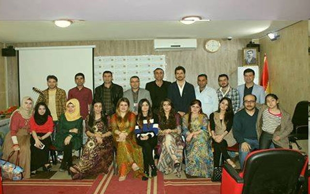 گروپی كچانی به‌شی باخچه‌ی ساوایانی كۆلێژه ى چه‌ند گۆرانیه‌كیان پێشكه‌شكرد