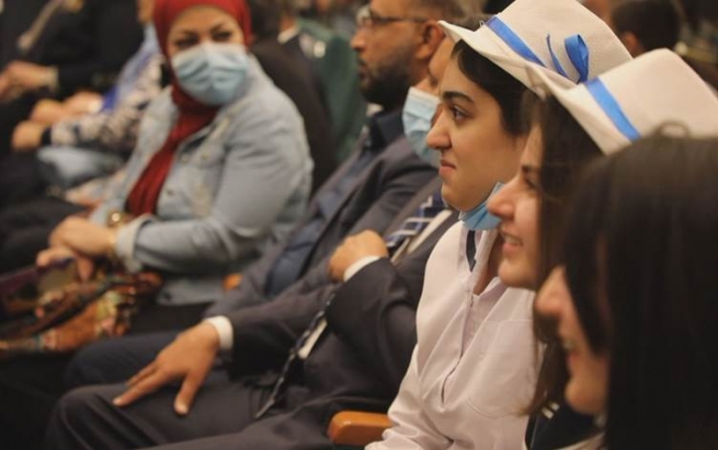 بۆچوونی بەشێک لە فەرمانبەرانی عێراق لەبارەی بڕینی مووچەی فەرمانبەرانی هەرێمی کوردستان