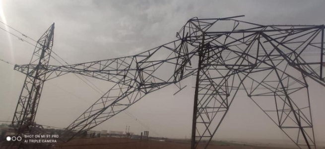 بەهۆی رەشەباوە چەند تاوەرێكی كارەبا لە کەرکووک کەوتن