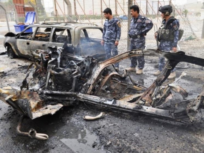 بەپەلە.. تەقینەوەی دوو ئۆتۆمبێل ژمارەیەك قوربانی لێدەكەوێتەوە 