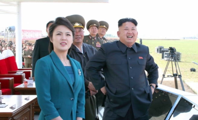 کیم جۆنگ ئون ئەمریکا مووشەکباران دەکات