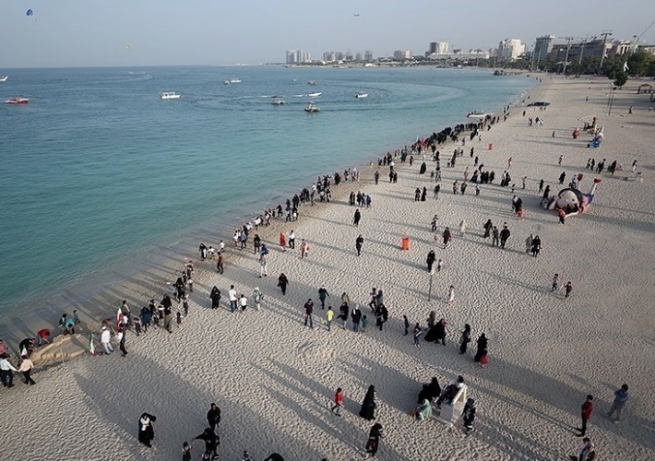 وەزیری دەرەوەی ئێران باسی فرۆشتنی دوورگەی كیش بە چین دەكات