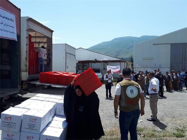 دەزگای بارزانی، هاوكاریی ٣٠٠ خێزانی كەمدەرامەت و زیانلێكەوتووی لافاوی كرد 