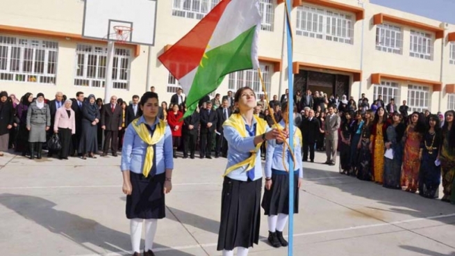 گرێبه‌ستى مامۆستا و فه‌رمانبه‌رانى په‌روه‌رده‌ نوێ ده‌كرێته‌وه‌