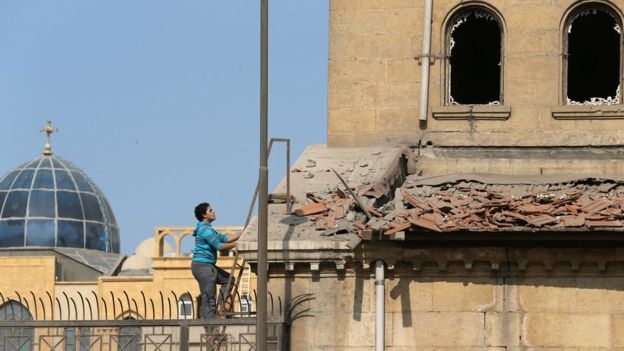 میسر؛ بەهۆی تەقینەوە لەناو کلێسایەکی قەبتییەکان ٢٥ کەس کوژران