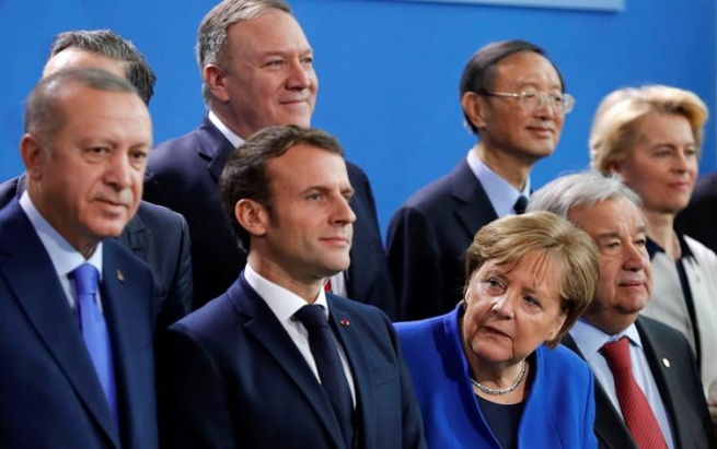 لووتکەی لیبیا رێککەوتن لەسەر رێزگرتن لە بڕیاری قەدەخەی چەک بۆ ئەو وڵاتە