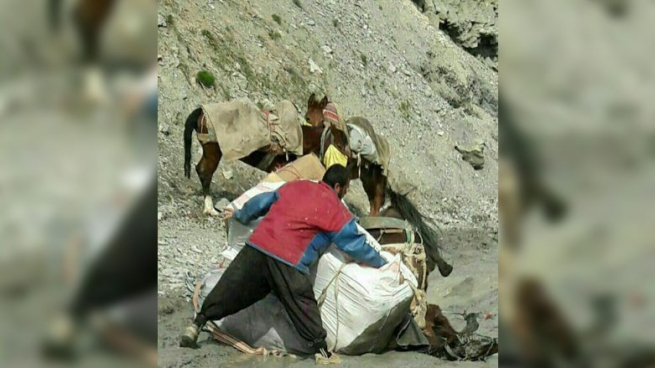 په‌كه‌كه‌ كاسبكارانی ڕۆژهه‌ڵاتی كوردستان گومرگ ده‌كات