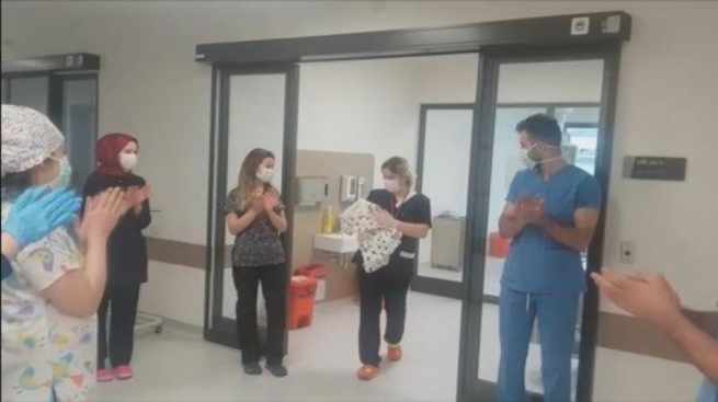 لە توركیا منداڵێكی 18 رۆژی تووشبووی کۆرۆنا چاک بووەوە