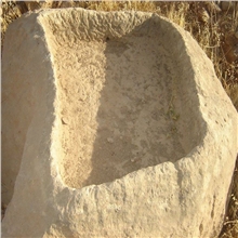 لە کۆیە شوێنەوارێكی بەردین دۆزرایەوە