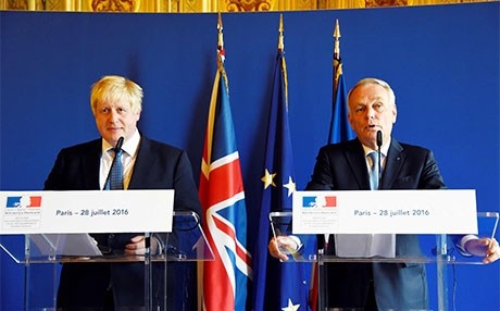  وەزیری دەرەوەی فەرەنسا: لەگەڵ بەریتانیا هەمان هەڵوێستمان بەرامبەر سووریا هەیە 