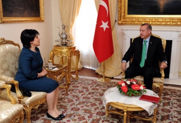 شاره‌زایه‌کی کاروباری تورکیا: کۆبوونه‌وه‌ی له‌یلا زانا و ئه‌ردۆغان ده‌رفه‌تێکی باشه‌ بۆ ره‌وینه‌ی بێ‌متمانه‌یی