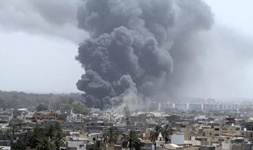 هێزەكانی ناتۆ بارەگای تەلەفزیۆنی لیبیا بۆردومان دەكات