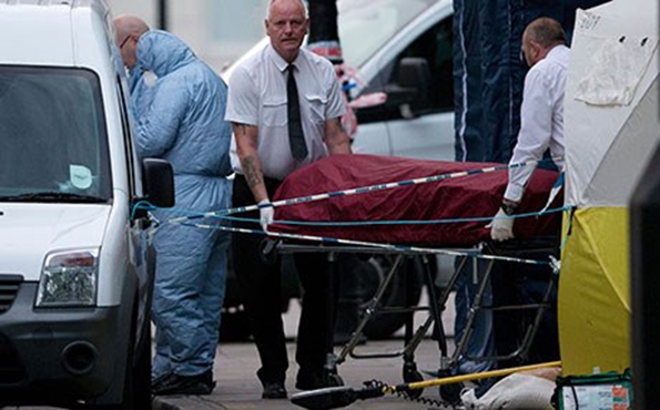 لە لەندەن گەنجێك بە چەقۆ ژنێكی كوشت و 5ی كەسی دیكەی برینداركرد