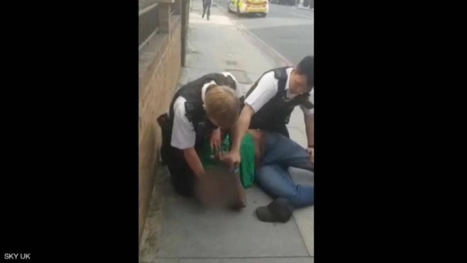 گرتەیەکی ڤیدیۆیی هاوشێوەی کوشتنی فلۆید لە لەندەن بڵاو دەبێتەوە