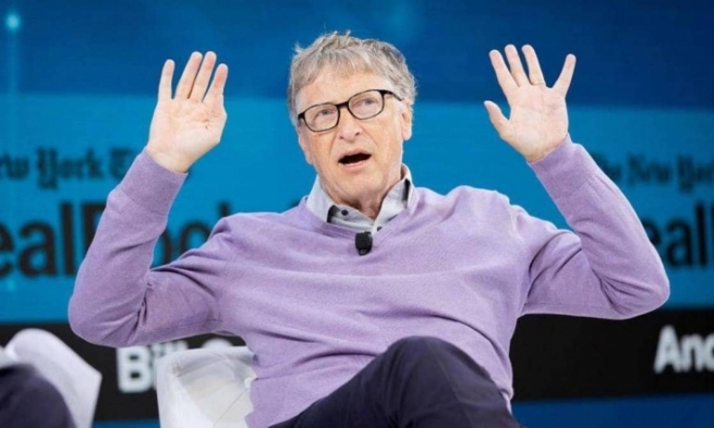 بیڵ گەیتس پێشبینی كاتی كۆتاییهاتنی كۆرۆنا دەكات