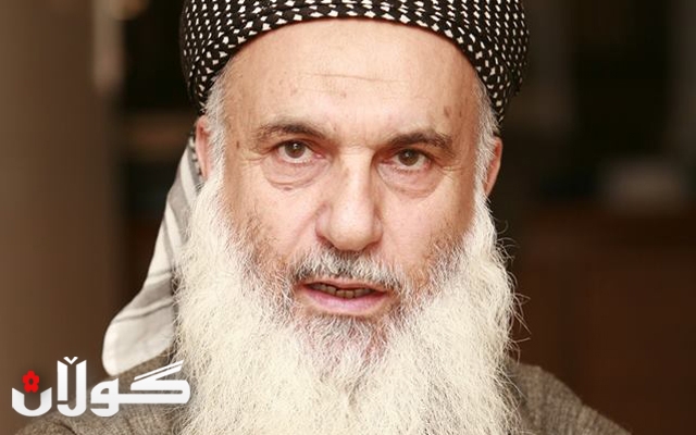 له بەرامبەر دەرگای كەعبە دوعام بۆ مسعود بارزانی كردووە بۆ ئەوەی خوا هیدایەتی بدات و لە خزمەتی كوردستان و ئایینی ئیسلامدا سەركەوتوو بێت