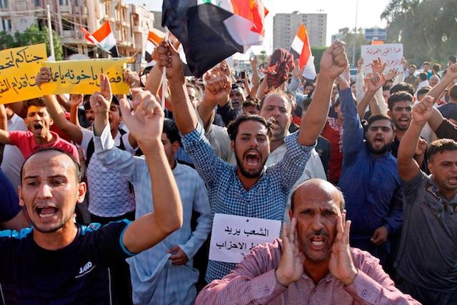  	 مووسڵاوییه‌كان له‌ سه‌رهه‌ڵدانه‌وه‌ی داعش ده‌ترسن.. خۆپێشاندان بیگرێته‌وه‌ شاره‌كه‌ ده‌كه‌وێته‌وه‌ 