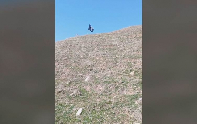 لێکۆڵینەوەکان لە ئاڵاکەی داعش لە سەیدسادق بەردەوامن