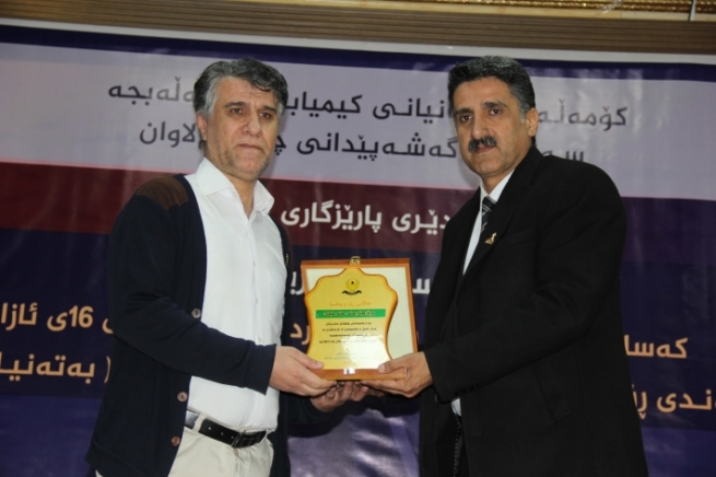 له‌ هه‌ڵه‌بجه‌ هونەرمەندێکی ڕۆژهەڵاتی کوردستان خەڵات کرا