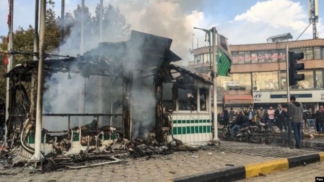 میدیایەکی ئێرانی: بەهۆی خۆپیشاندانەکان دوو هەزار ملیار تمەن زیان بەر وڵات کەوتووە