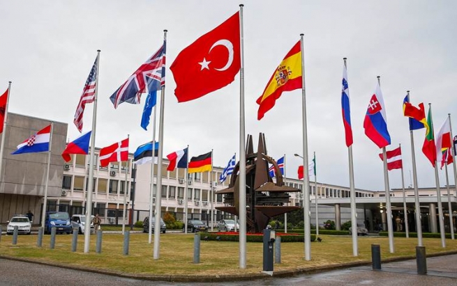 تورکیا.. فیلەکەی ناو ژووری کۆبوونەوەکانی ناتۆ